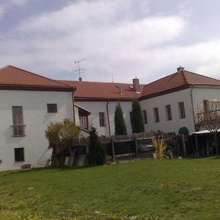 Apartman 3, Suvorovova 158 Cesky Brod Luaran gambar