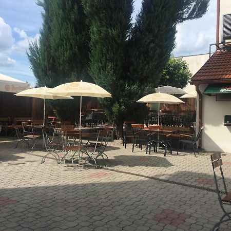 Apartman 3, Suvorovova 158 Cesky Brod Luaran gambar