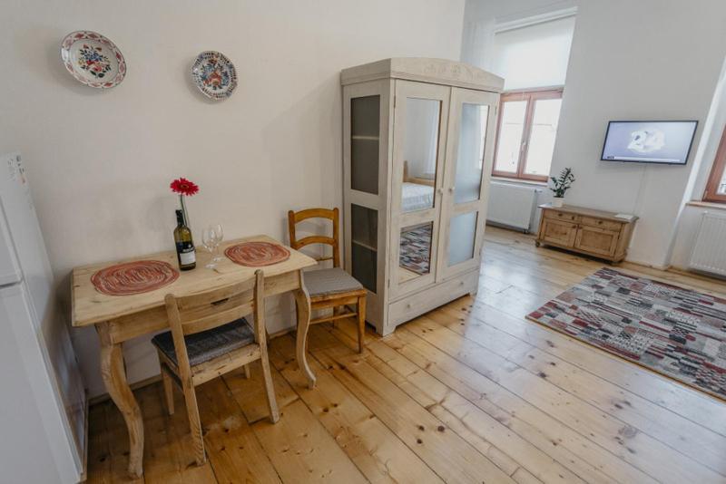 Apartman 3, Suvorovova 158 Cesky Brod Luaran gambar